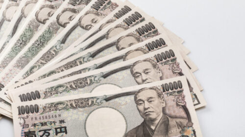 きっかけは出産費用。設定金額内で産めば少しだけ得する出産育児一時金