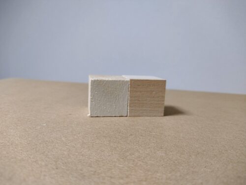 ウッドキューブがきっかけ。セリアとダイソーの工作材の立方体、30mmの違い