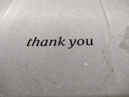 ダンボールへの彫刻がきっかけ。キレイにできたと思いきや焦げの処理は考えもの